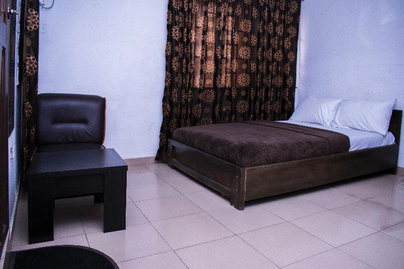 Day By Day Hotel Lagos Ngoại thất bức ảnh