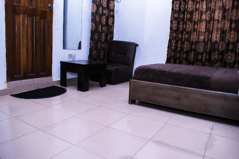 Day By Day Hotel Lagos Ngoại thất bức ảnh
