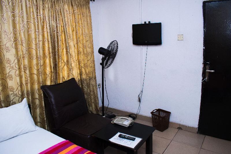 Day By Day Hotel Lagos Ngoại thất bức ảnh