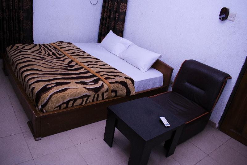Day By Day Hotel Lagos Ngoại thất bức ảnh